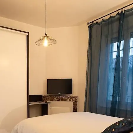 Avenue Republique La Aux Pieds Des Volcans Au Calme * Clermont-Ferrand