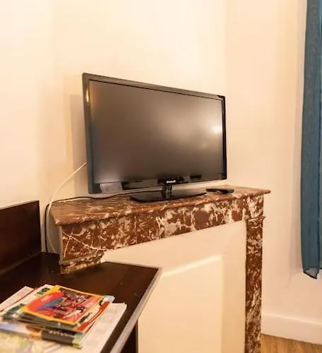 Avenue Republique La Aux Pieds Des Volcans Au Calme Lejlighed